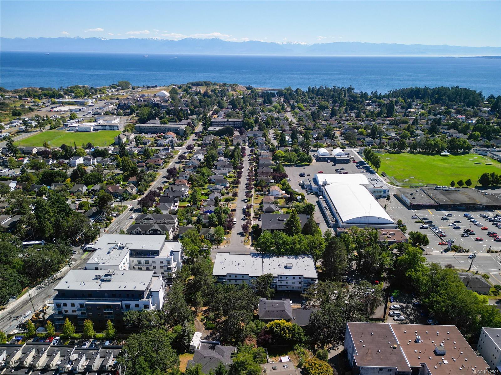 1124 Esquimalt Rd Apt 101, Esquimalt, BC V9A 3N4