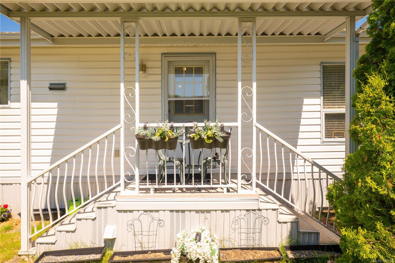 6245 Metral Dr Apt 12, Nanaimo, BC V9T 6P8