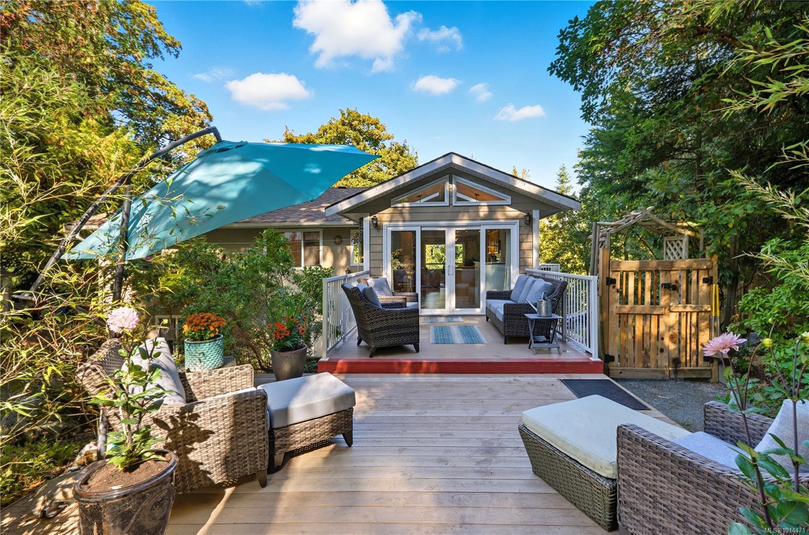 1265 Cloake Hill Rd, North Saanich, BC V8L 5K3
