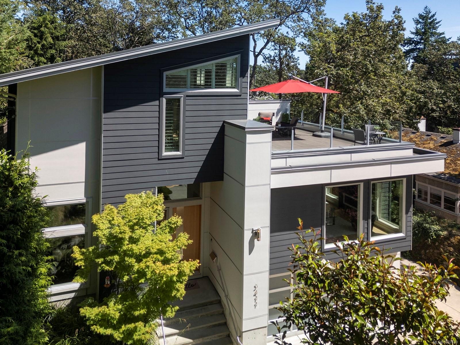 3411 Mayfair Dr, Saanich, BC V8P 1R2