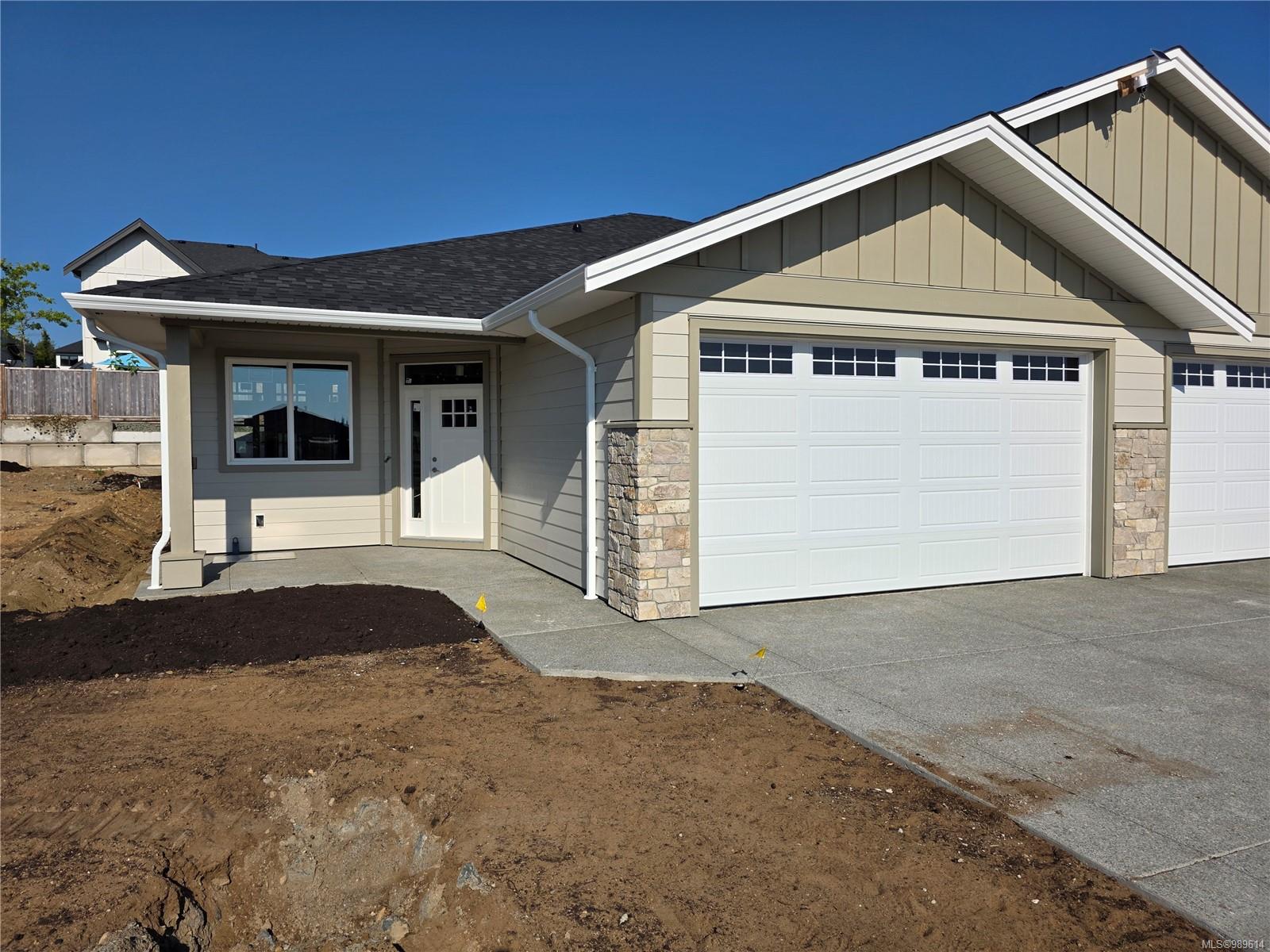 343 Arizona Dr Apt 4, Campbell River, BC V9H 0C6