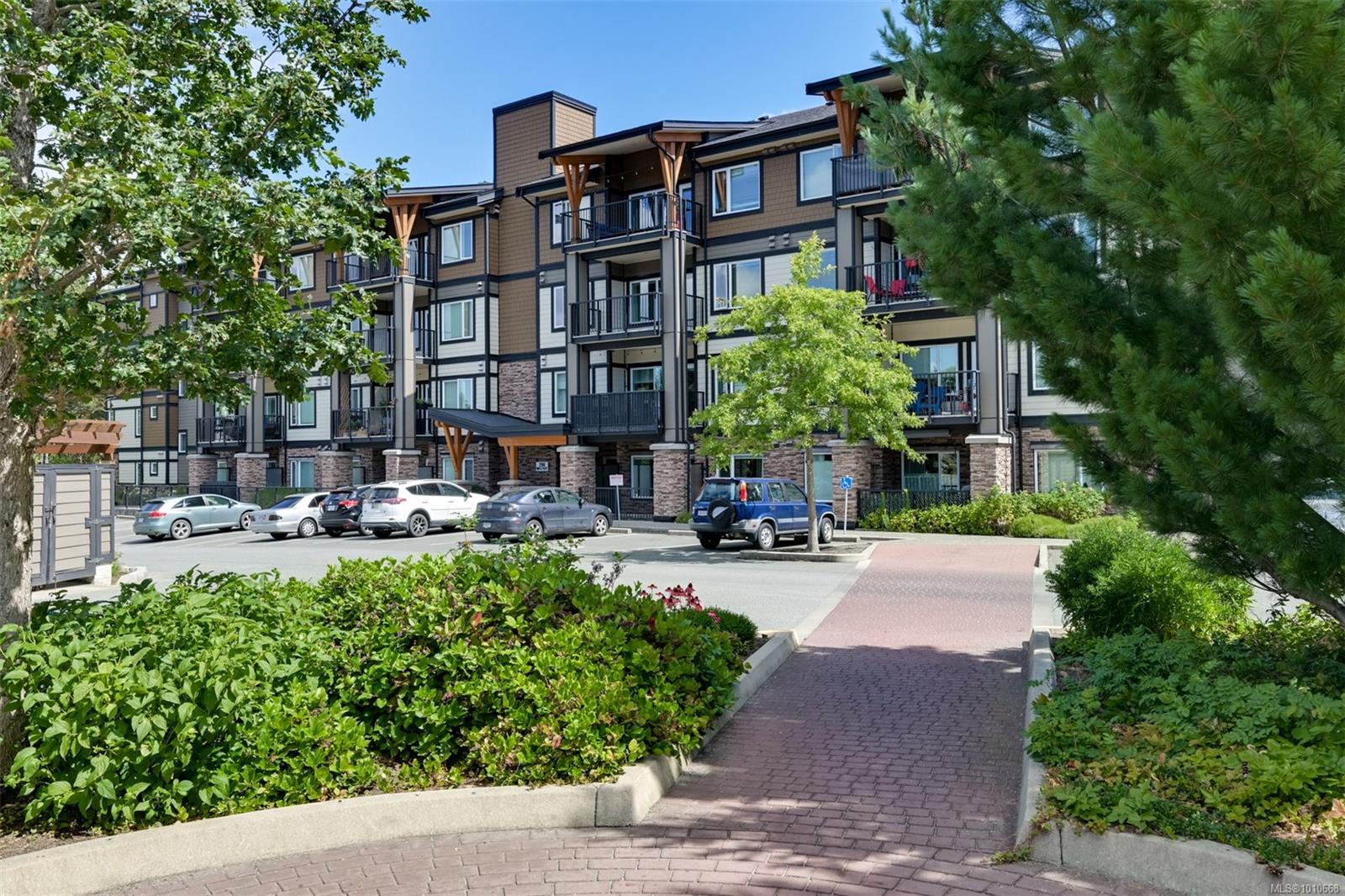 290 Wilfert Rd Apt 107, Victoria, BC V9C 1A3