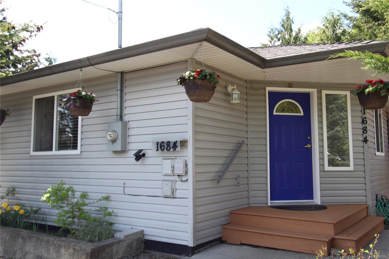 1684 Lailahs Loop, Qualicum Beach, BC V9K 2S3