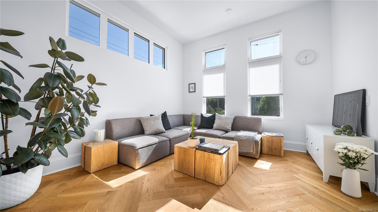 230 Wilson St Apt 24, Victoria, BC V9A 3G2