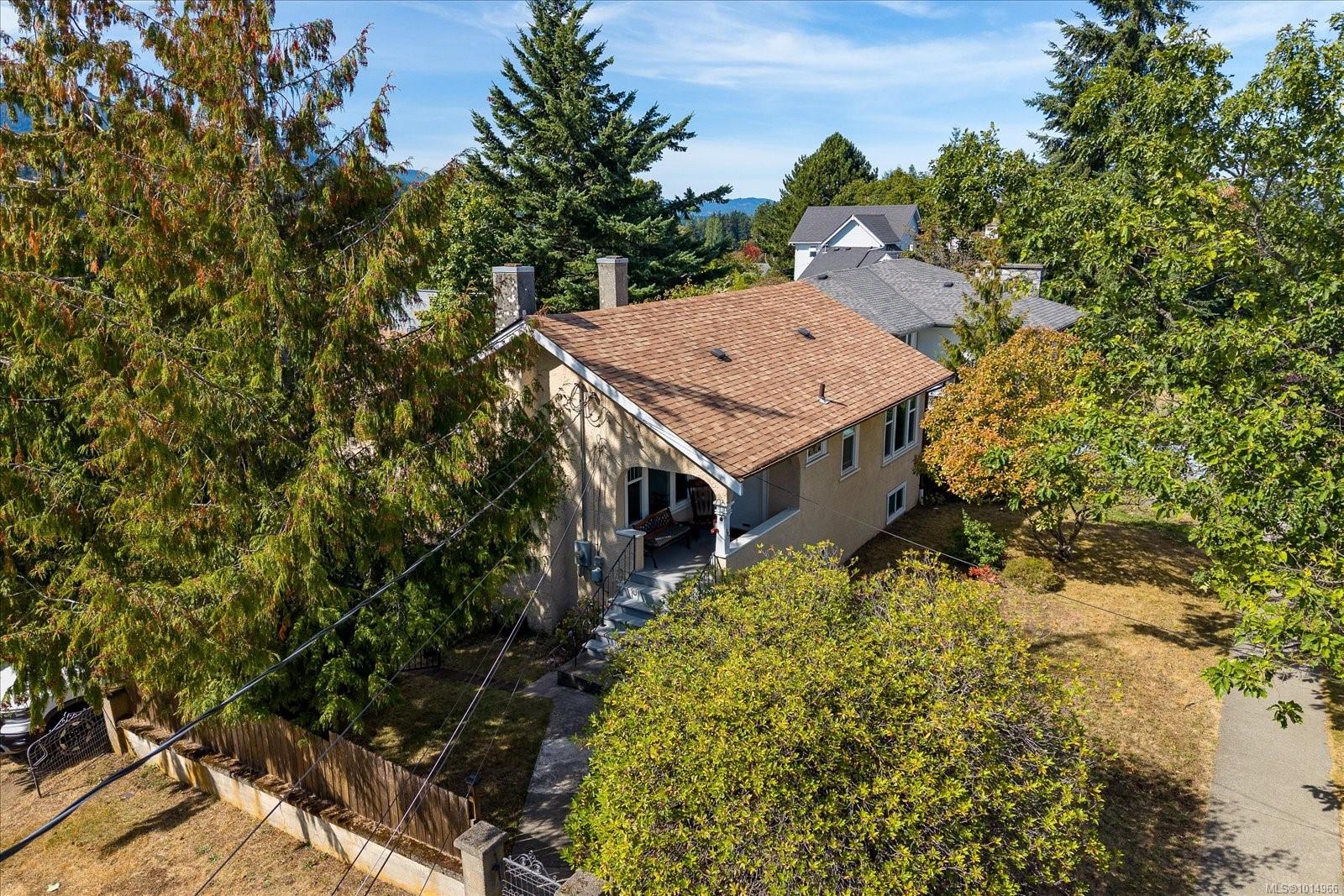 397 Machleary St, Nanaimo, BC V9R 2G8