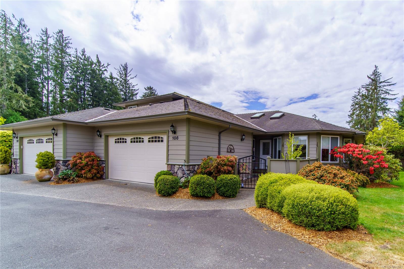 1645 Narissa Rd Apt 108, Sooke, BC V9Z 1J3