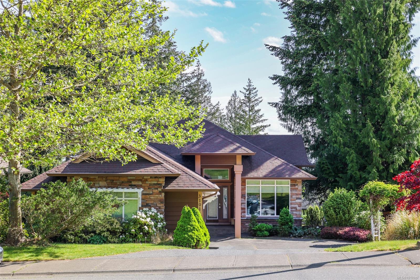3101 Klanawa Cres, Courtenay, BC V9N 3Z9