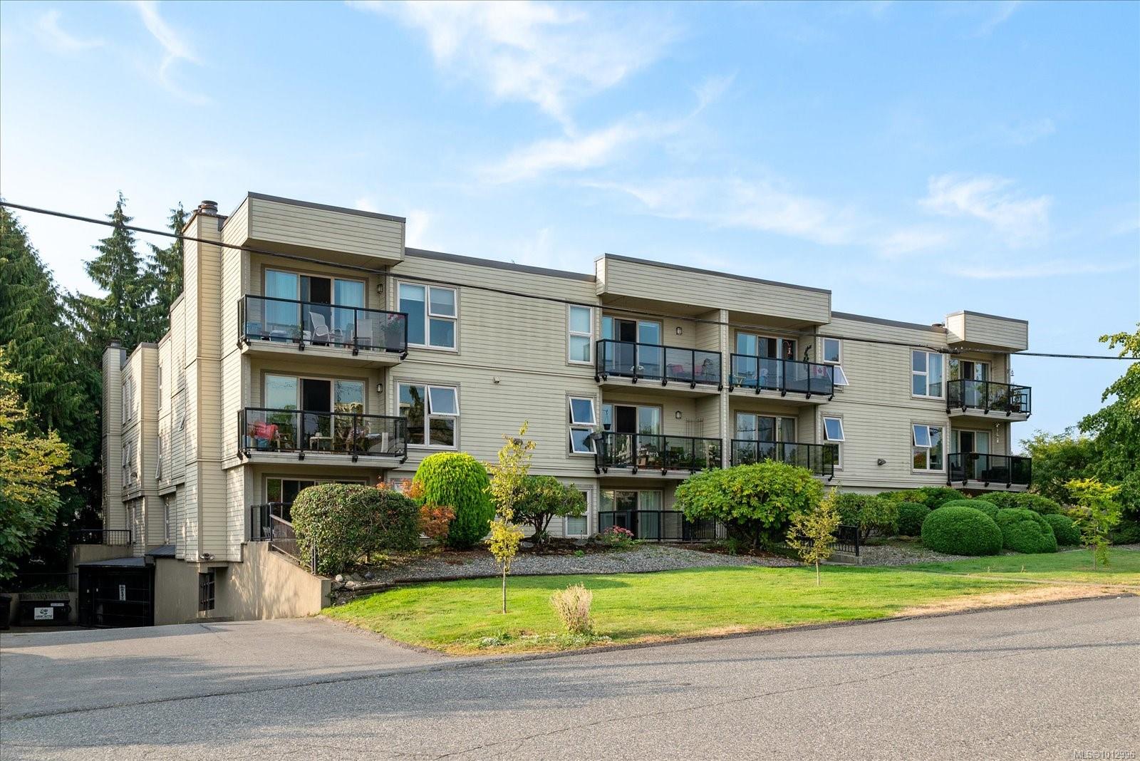 160 Vancouver Ave Apt 308, Nanaimo, BC V9S 4E8