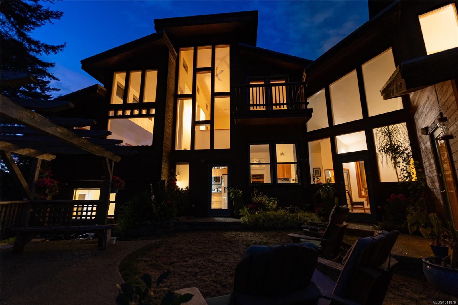 2737 Anchor Way, Pender Island, BC V0N 2M2