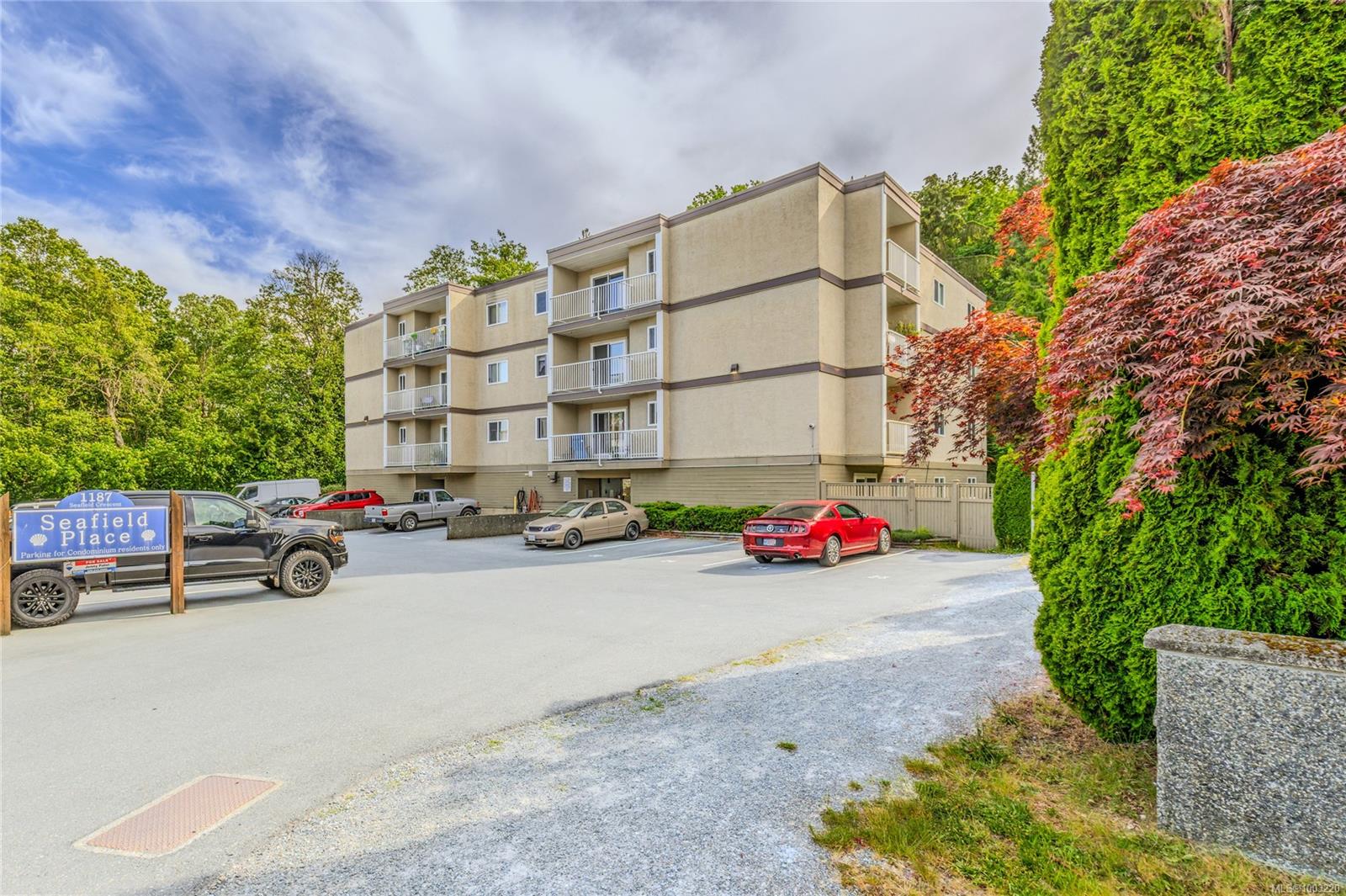 1187 Seafield Cres Apt 407, Nanaimo, BC V9V 1J9