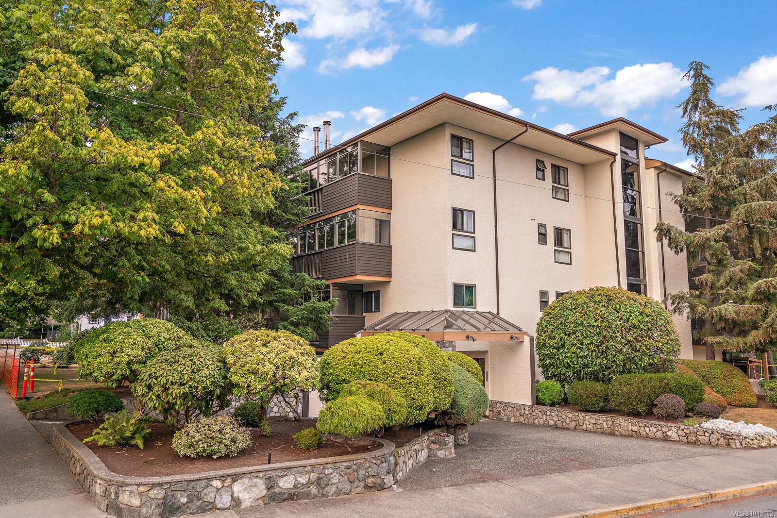 505 Cook St Apt 406, Victoria, BC V8V 3Y4