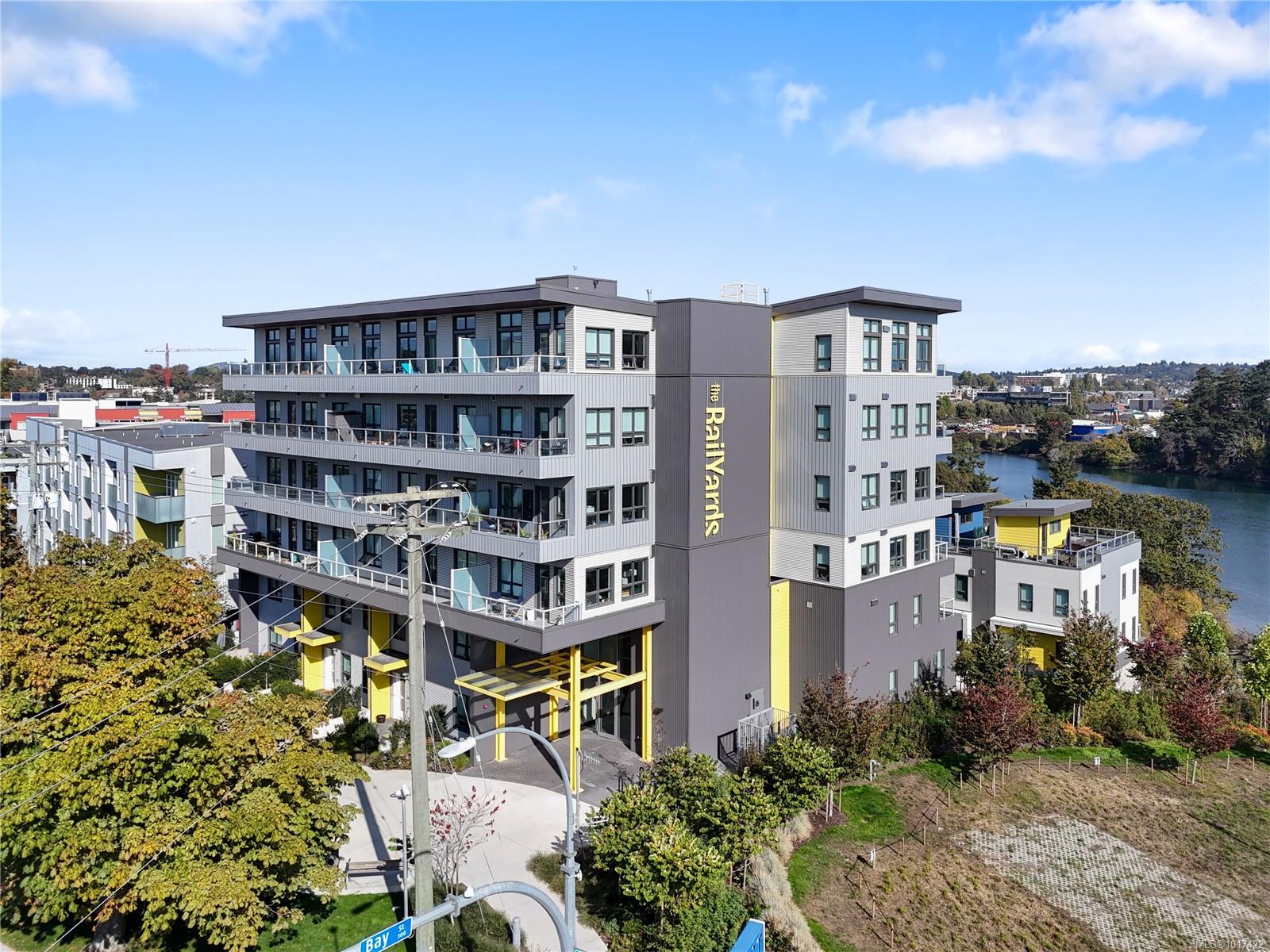 757 Tyee Rd Apt 402, Victoria, BC V9A 7P7
