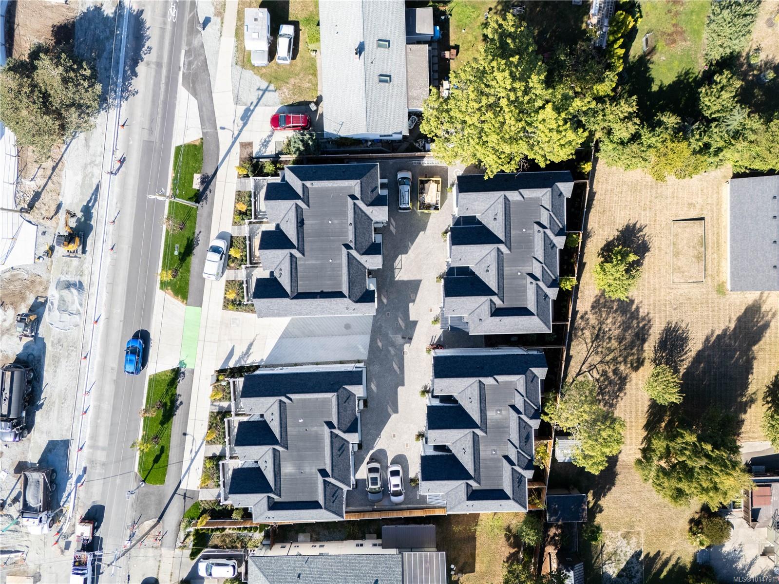 3907 Cedar Hill Rd Unit 4, Saanich, BC V8P 3Z8