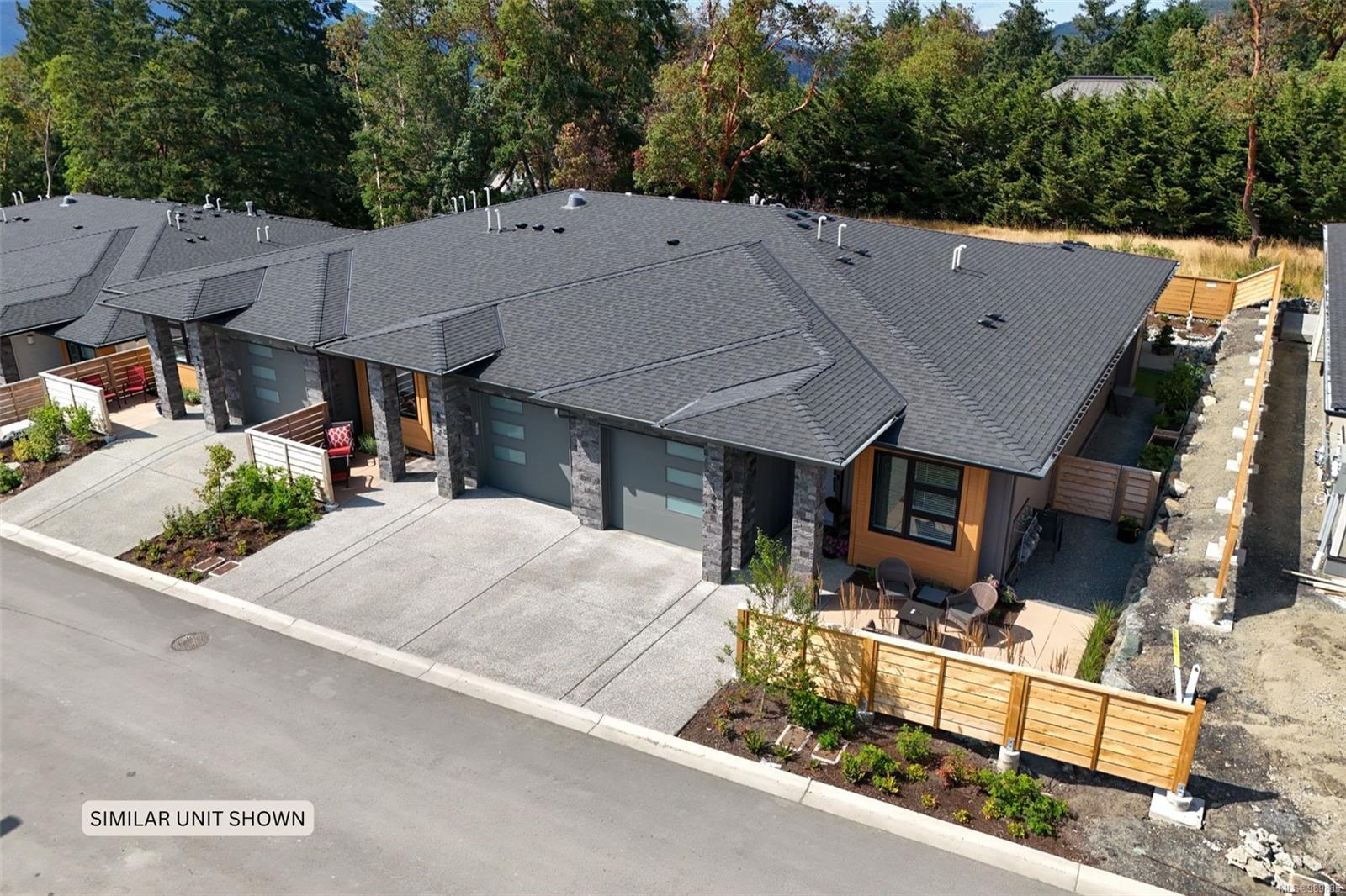 1234 Viewtop Rd Apt 114, Duncan, BC V9L 0H7