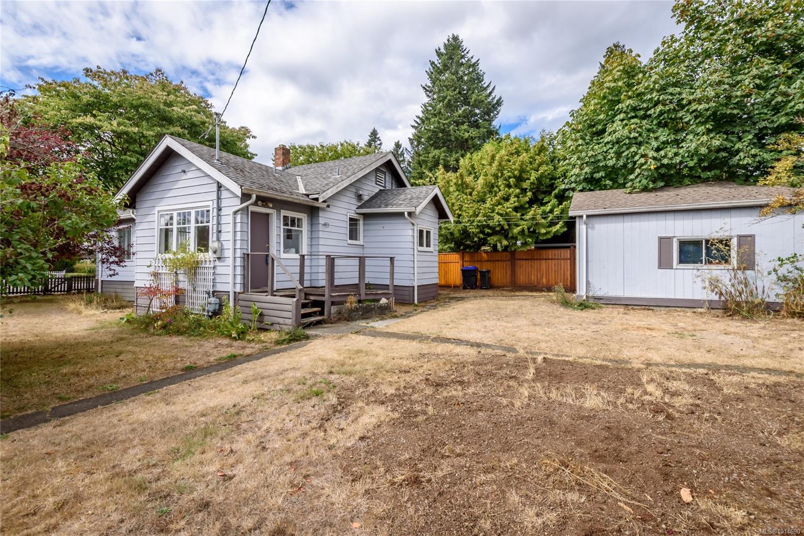 378 Harmston Ave, Courtenay, BC V9N 2W9