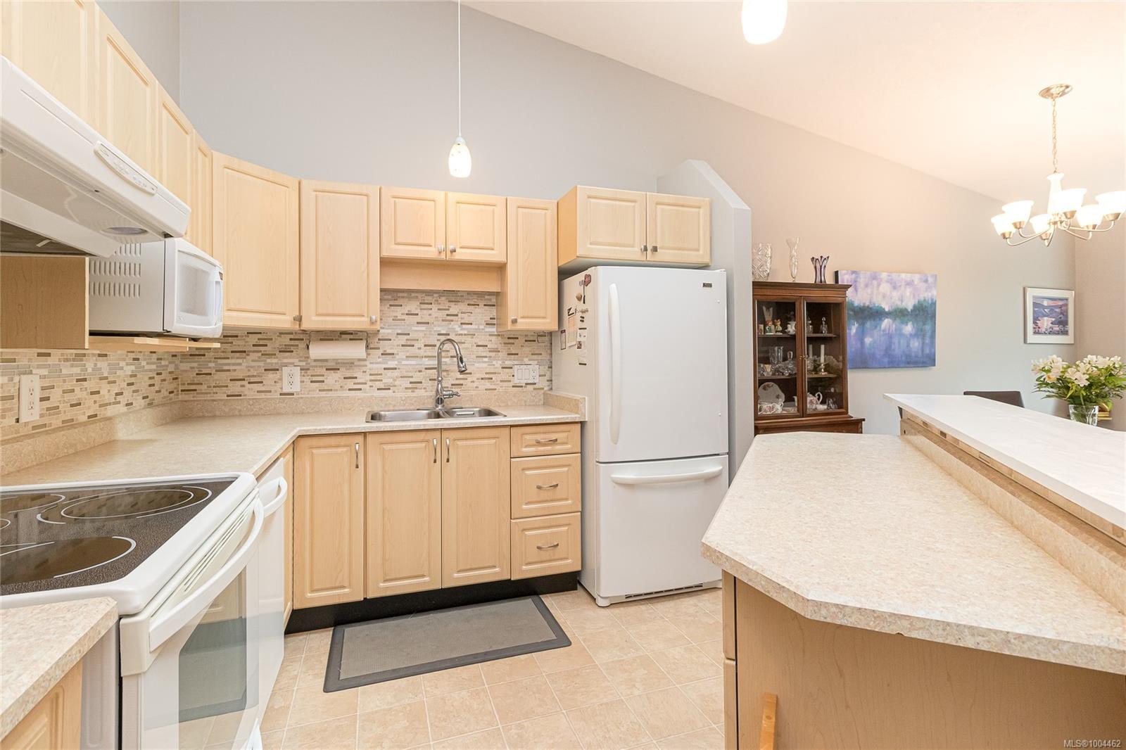 2600 Ferguson Rd Apt 79, Central Saanich, BC V8M 2C1