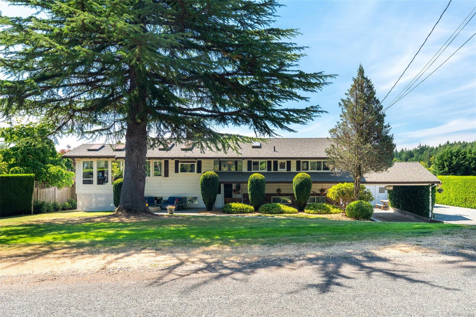 1923 Nicholas Rd, Central Saanich, BC V8M 1X8