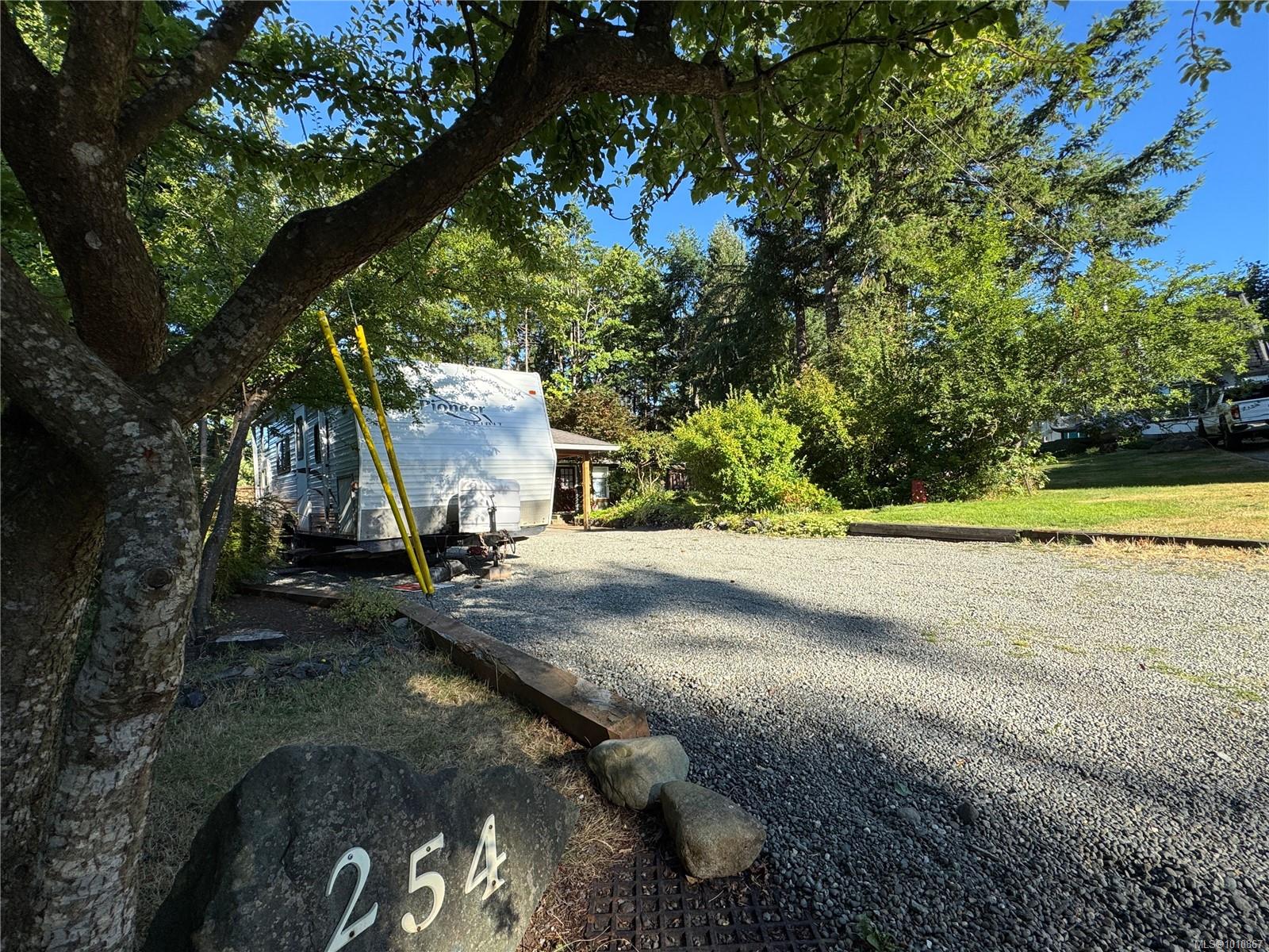 254 Fawn Rd, Campbell River, BC V9W 5L7