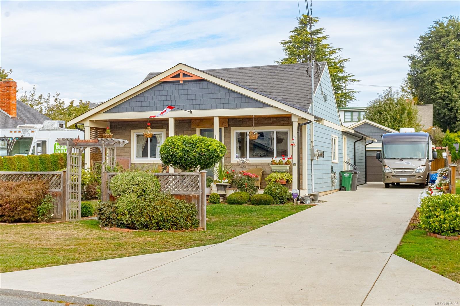 108 Crease Ave, Saanich, BC V8Z 1S7