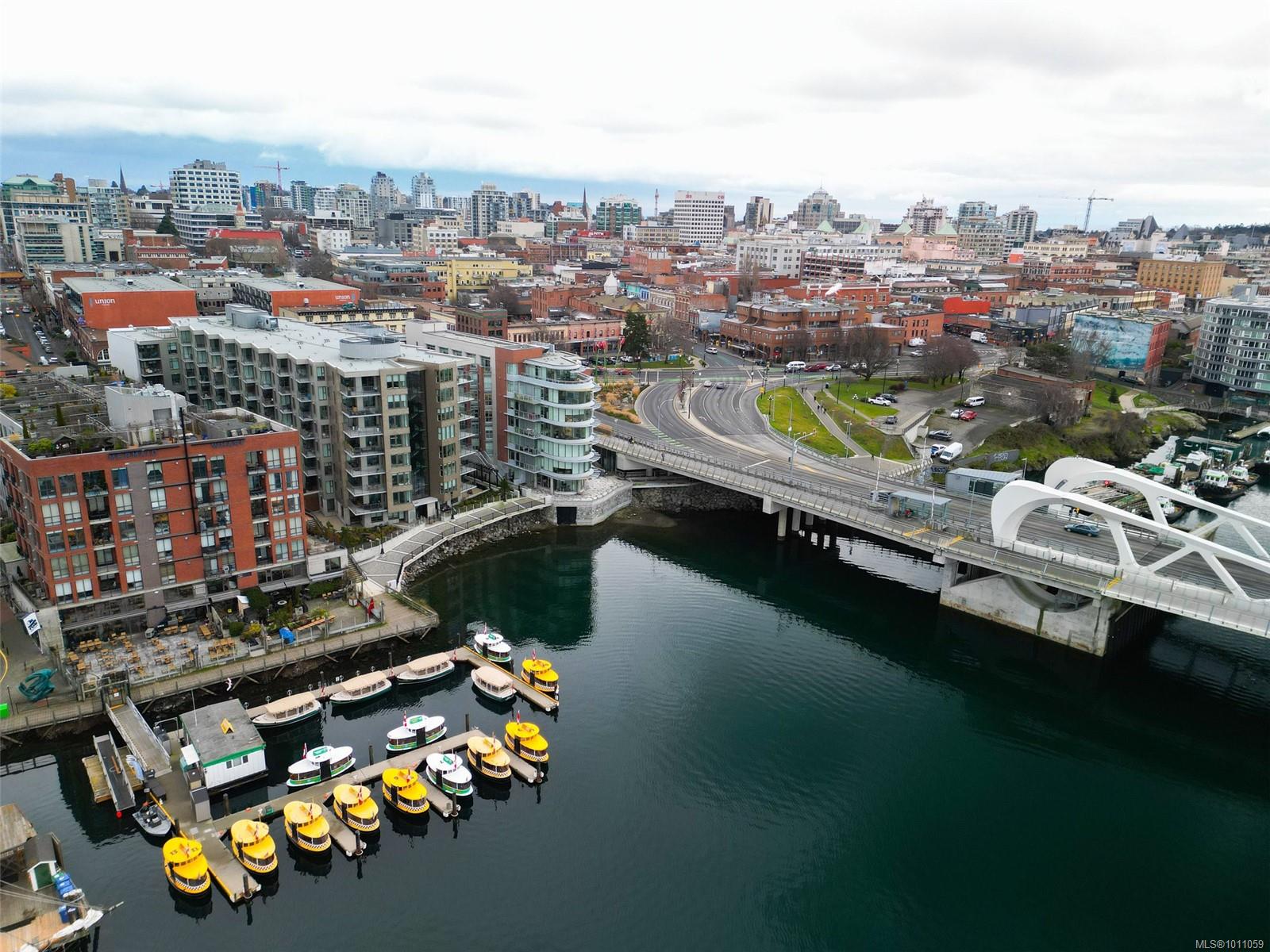 1628 Store St Apt 807, Victoria, BC V8W 3K3