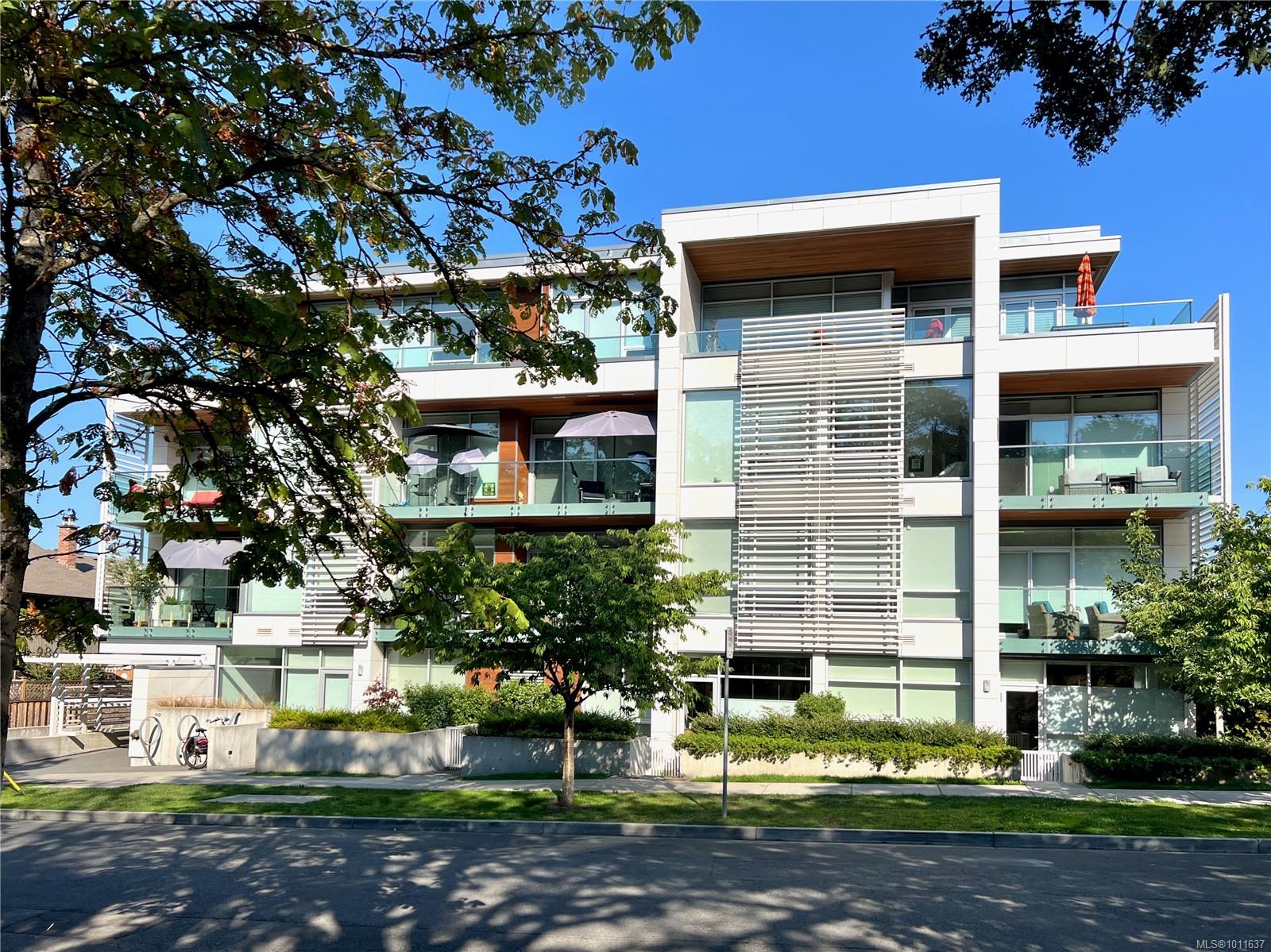 986 Heywood Ave Apt 206, Victoria, BC V8V 2Y6