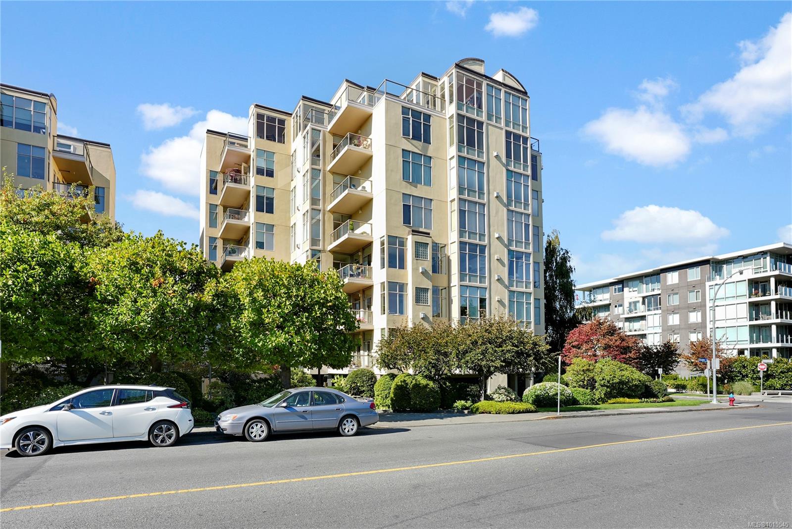 188 Douglas St Apt 250, Victoria, BC V8V 2P1