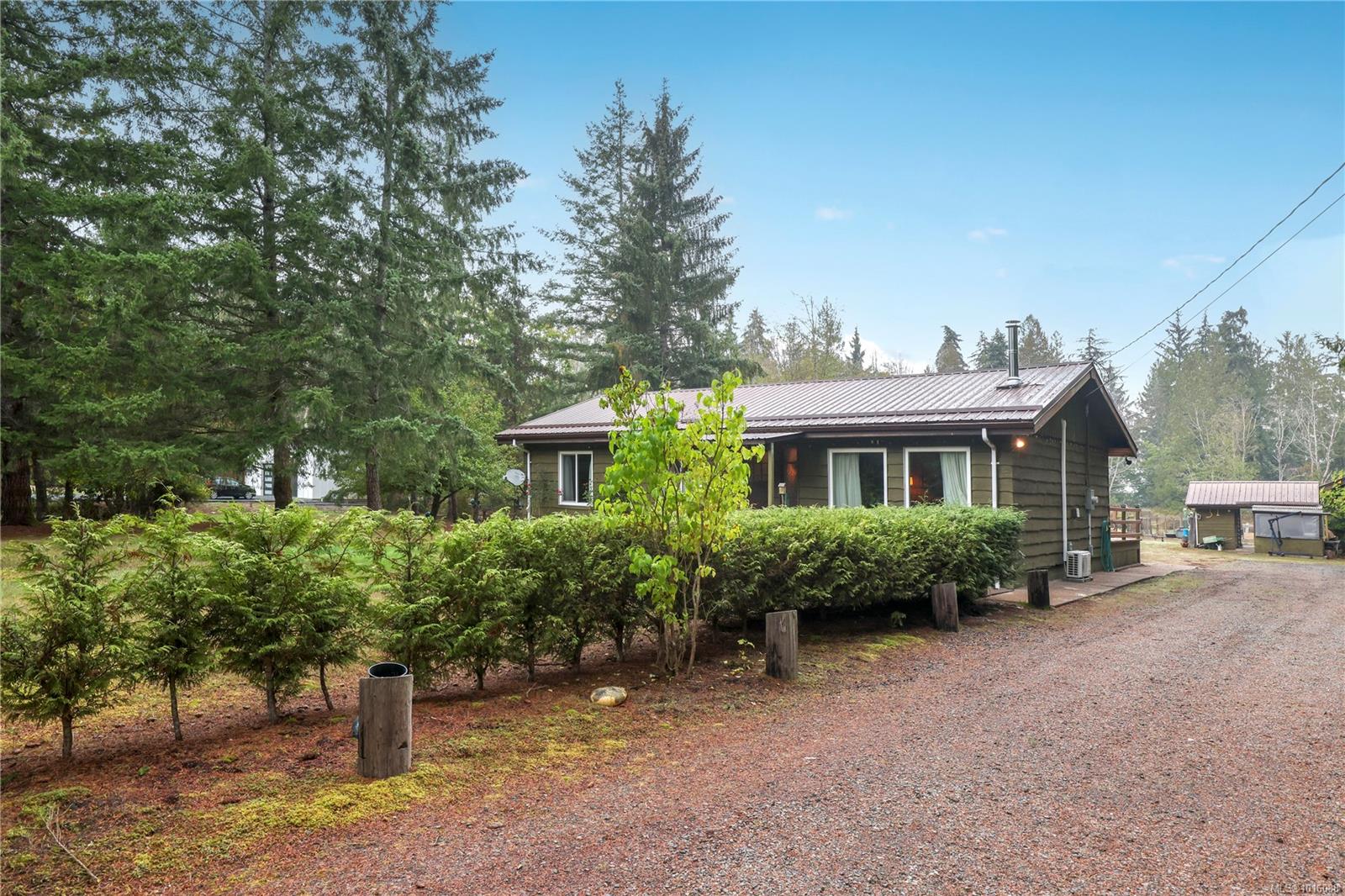 372 Bates Dr, Fanny Bay, BC V0R 1W0