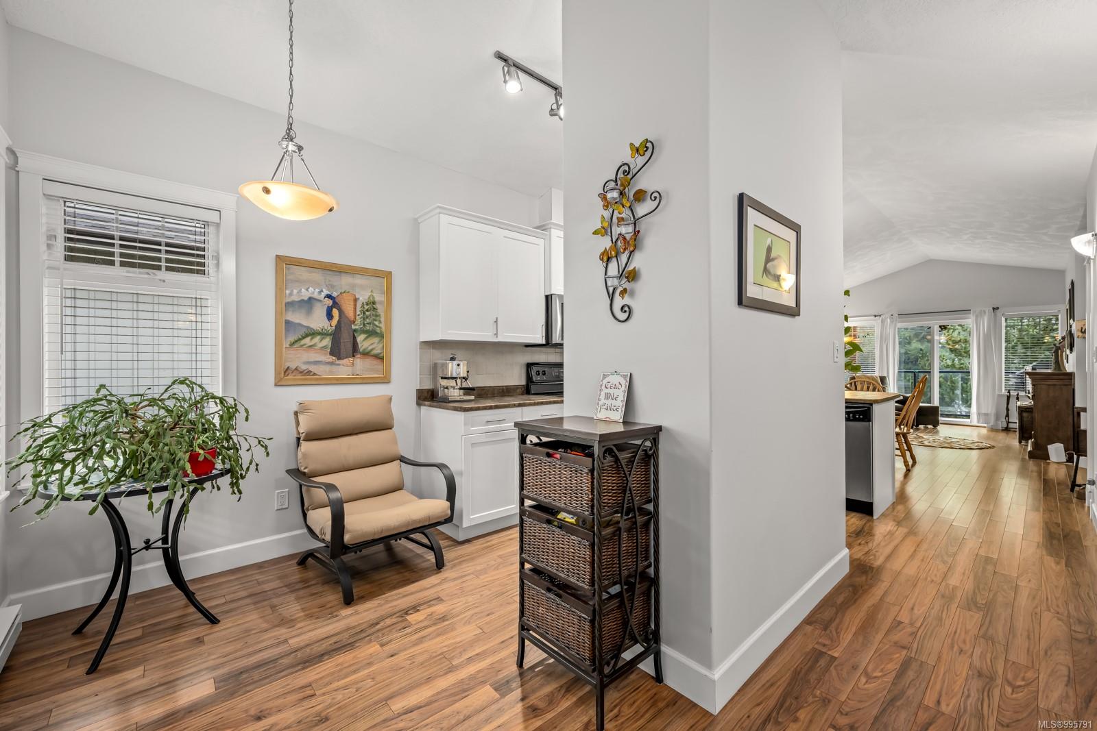930 Braidwood Rd Apt 211, Courtenay, BC V9N 3R9