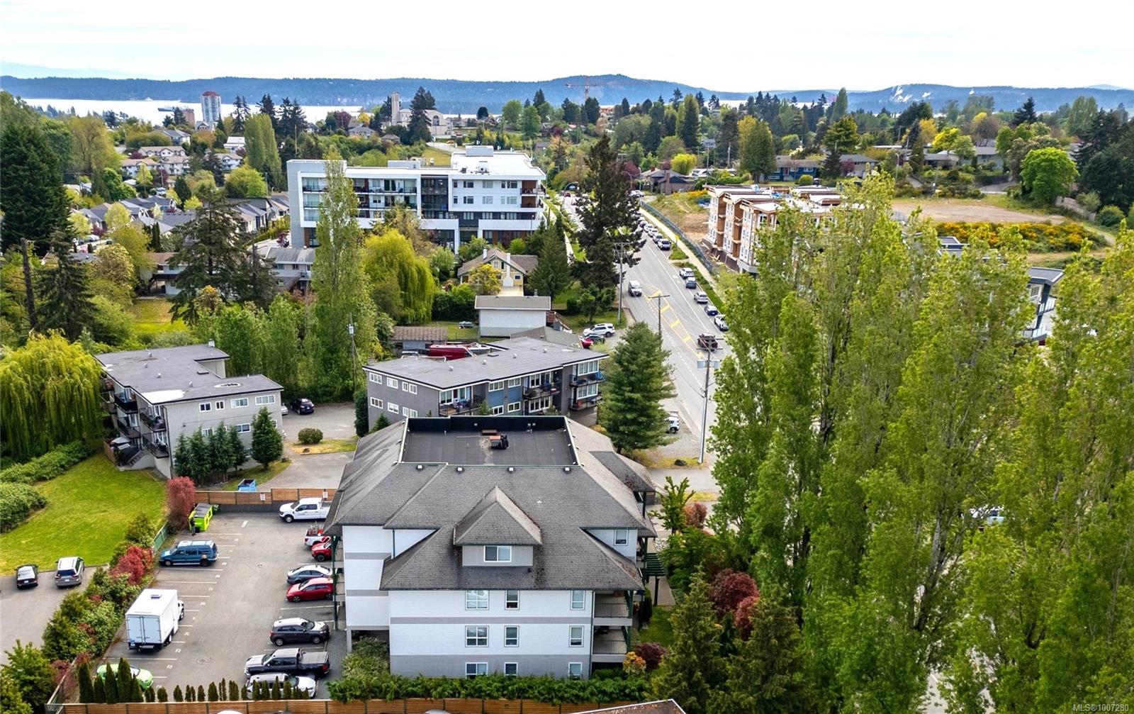 3rd St APT 103 Unit 690, Nanaimo, BC V9R 1W8