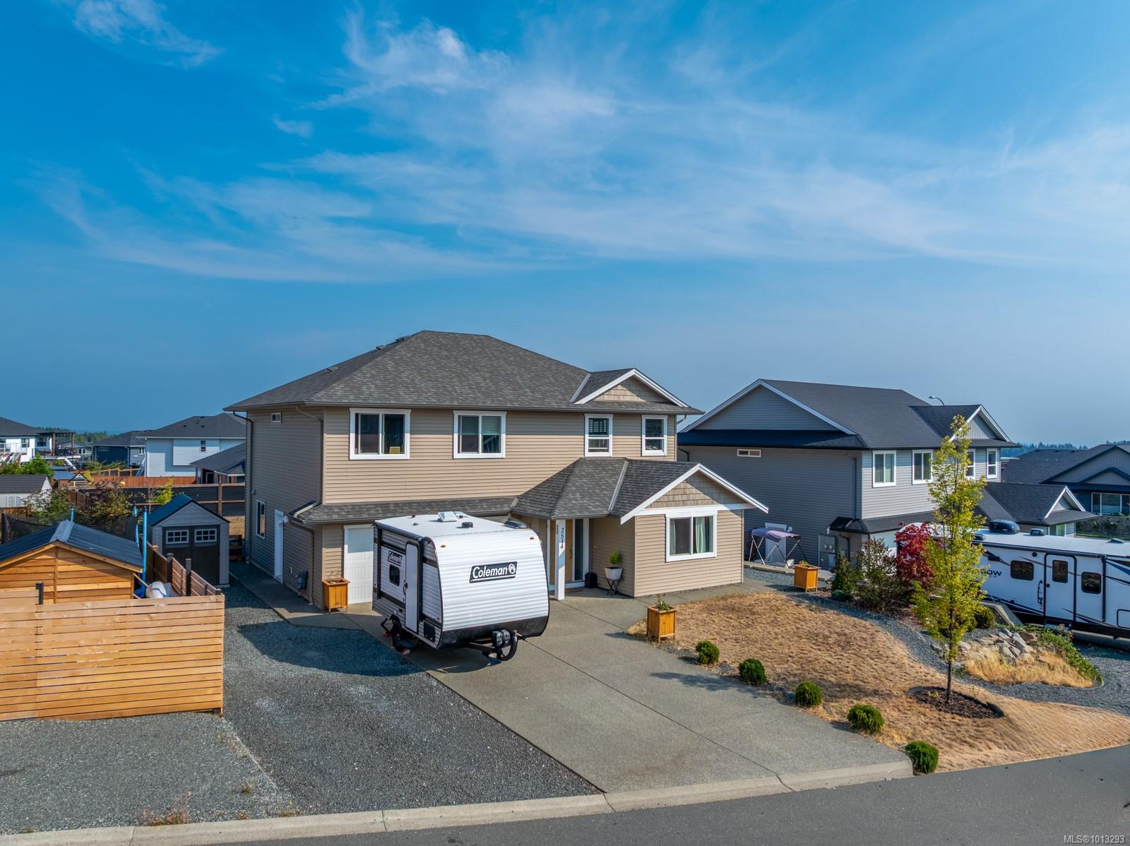 2514 Beaumont Ave, Cumberland, BC V0R 1S0
