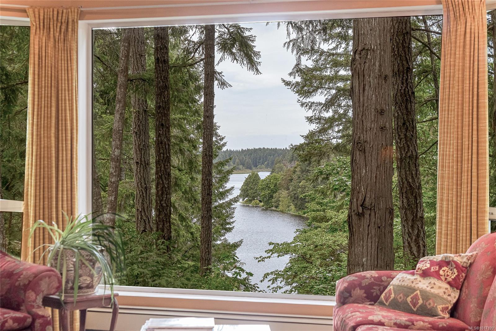 3293 Mcguire Way, Ladysmith, BC V9G 1C4