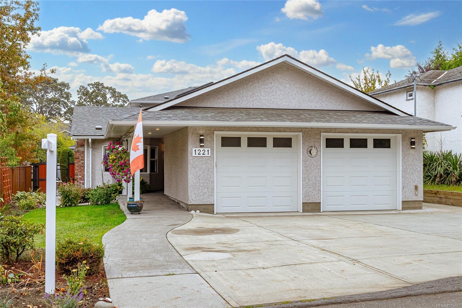 1221 Cherry Rd, Saanich, BC V8Z 2Y4