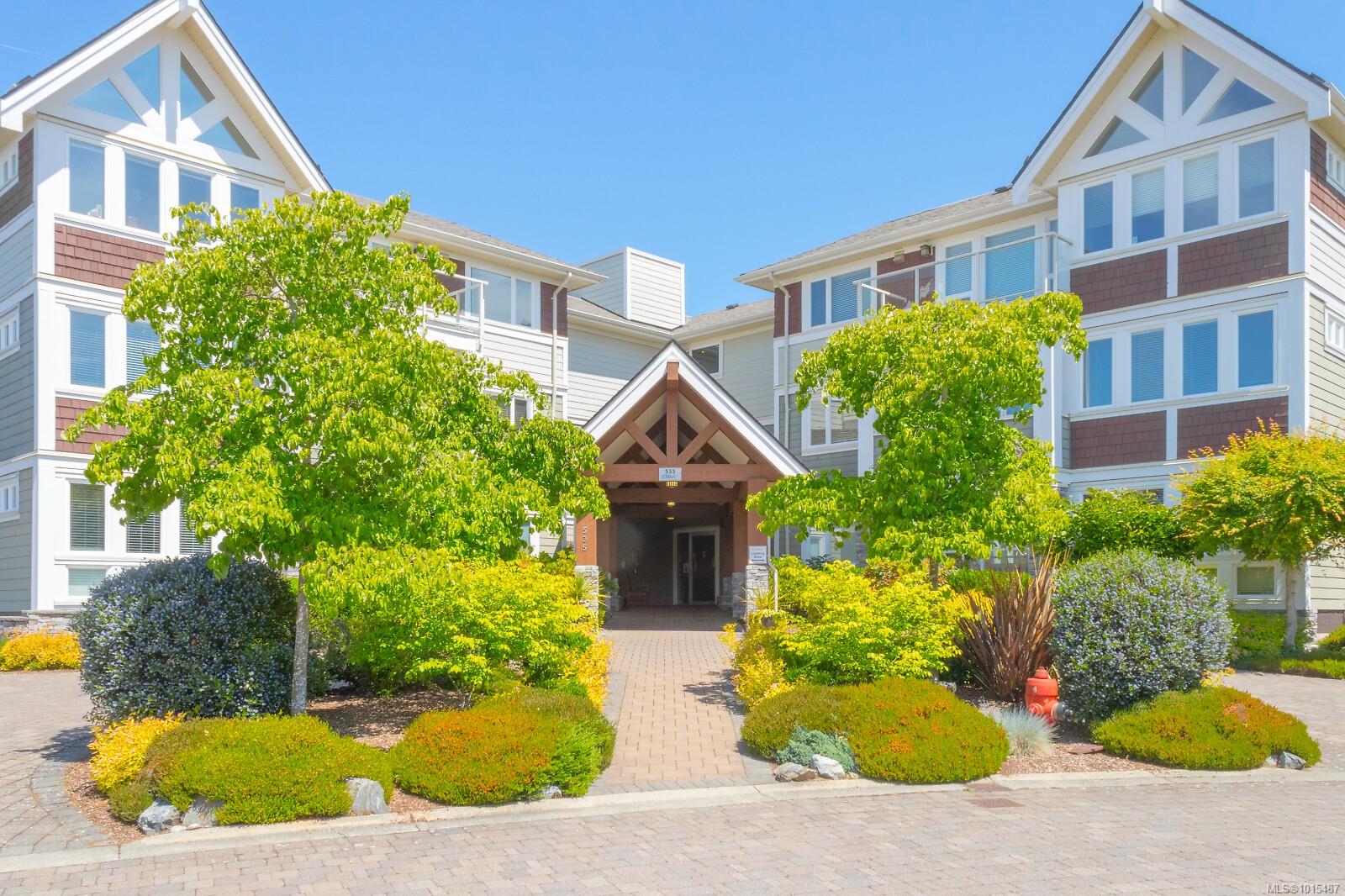 535 Heatherdale Lane Apt 302, Saanich, BC V8Z 0A4