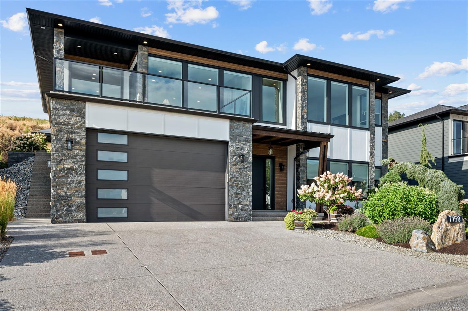 7158 Apex Dr, Vernon, BC V1B 4E4