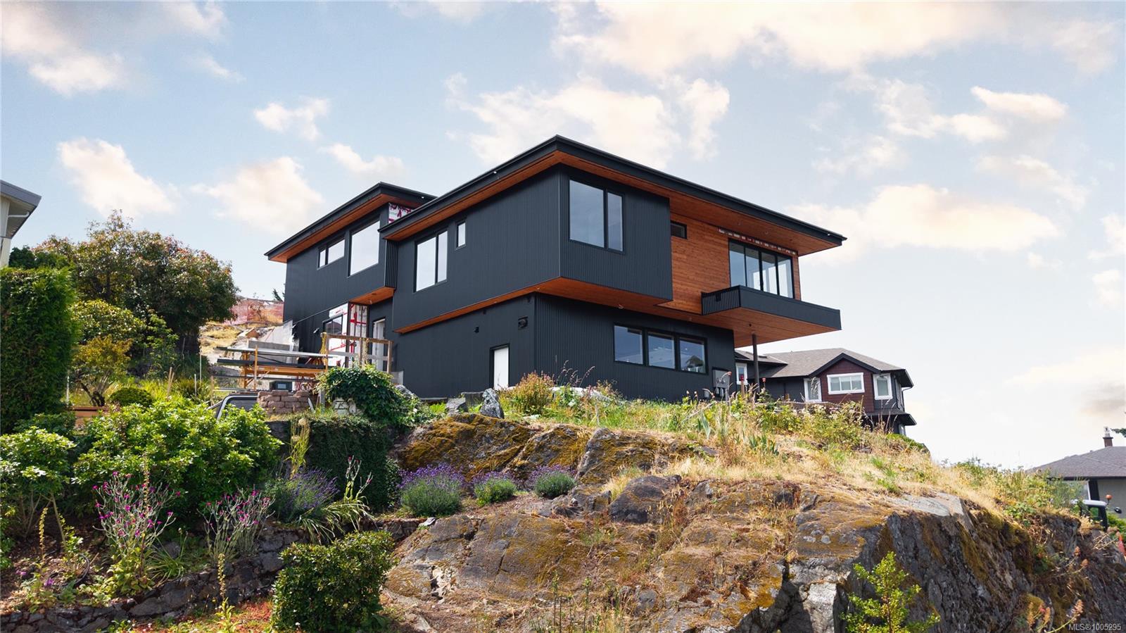 3700 Kootenay Pl, Saanich, BC V8P 2G2