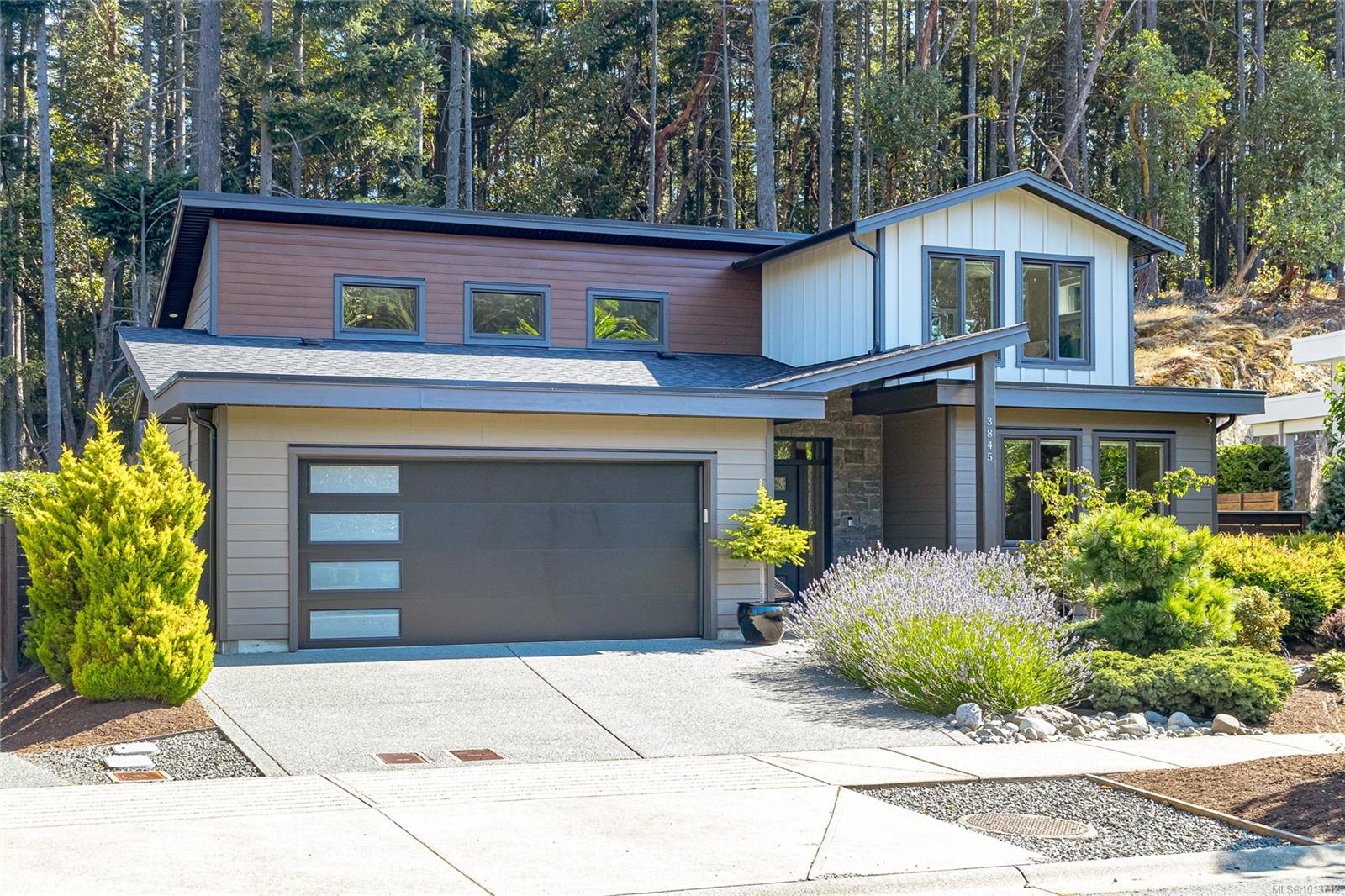 3845 Glen Oaks Dr, Nanaimo, BC V9T 0G8