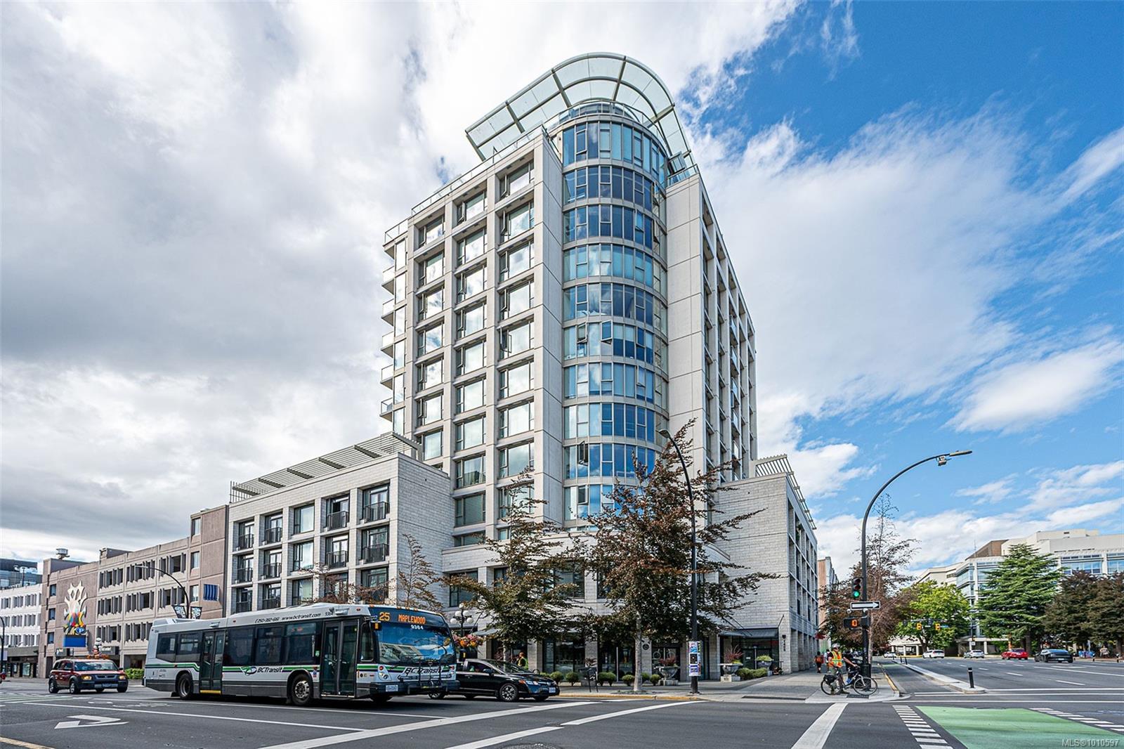 760 Johnson St Apt 311, Victoria, BC V8W 1N1
