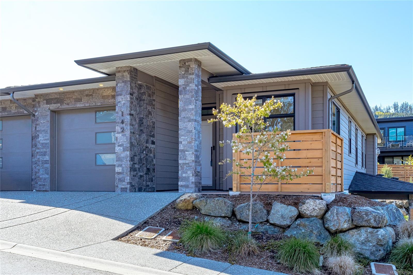 1234 Viewtop Rd Apt 142, Duncan, BC V9L 0H7