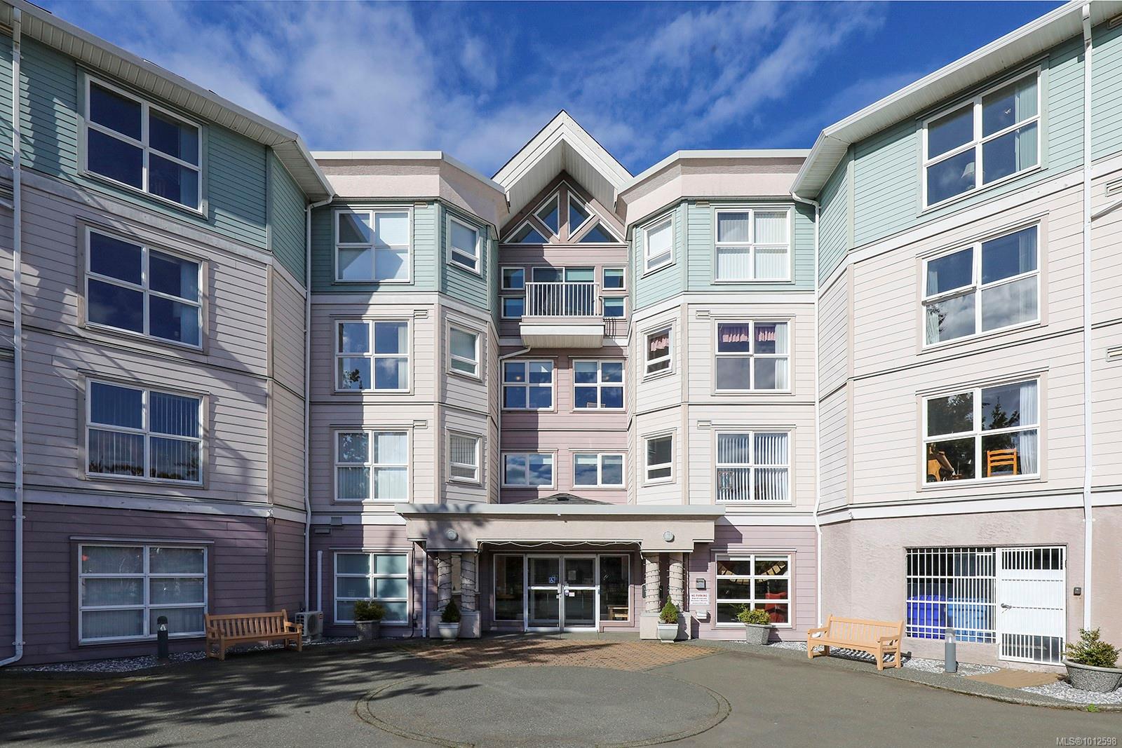 1683 Balmoral Ave Apt 406, Comox, BC V9M 2M9