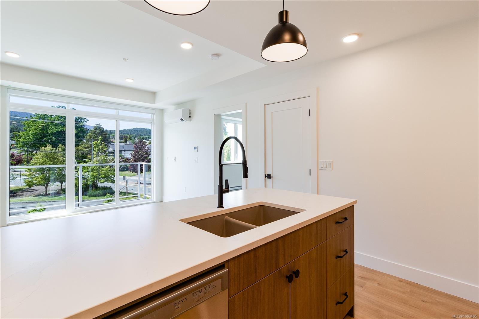 201 Dogwood Dr Apt 205, Ladysmith, BC V9G 0C3