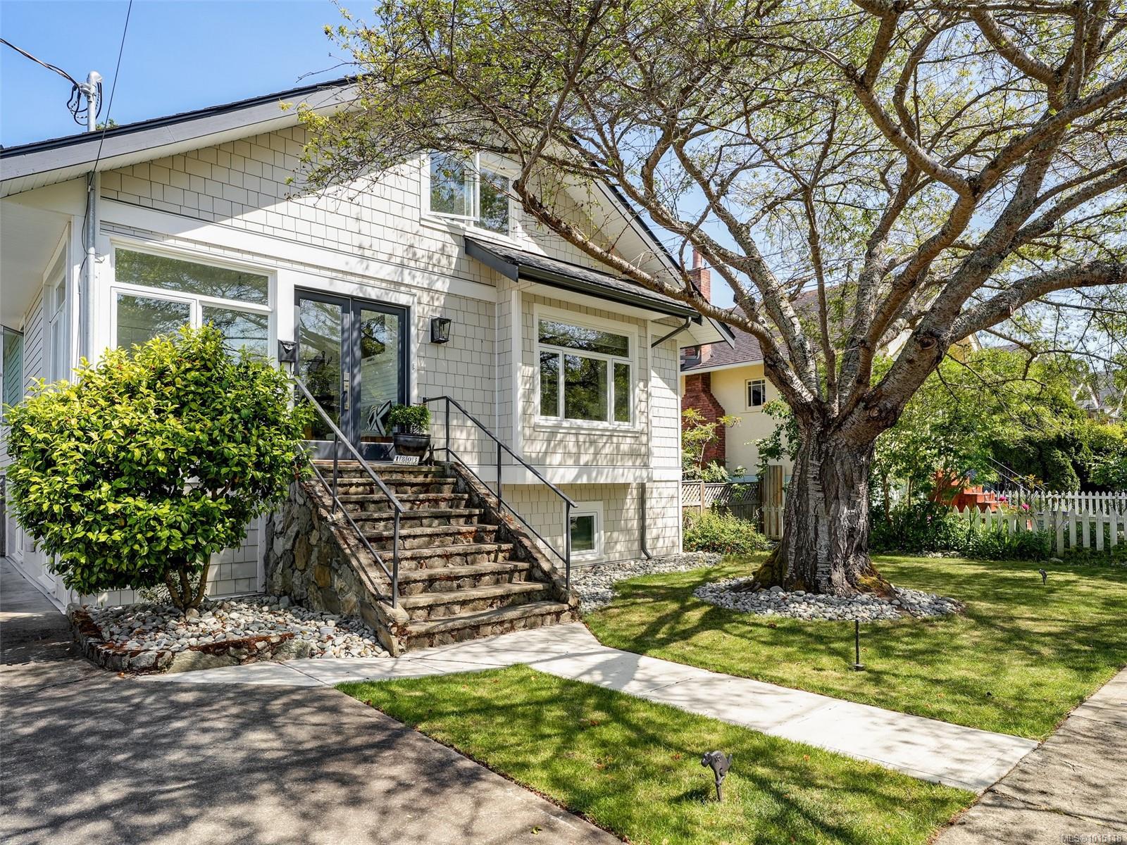 1803 Davie St, Victoria, BC V8R 4W5