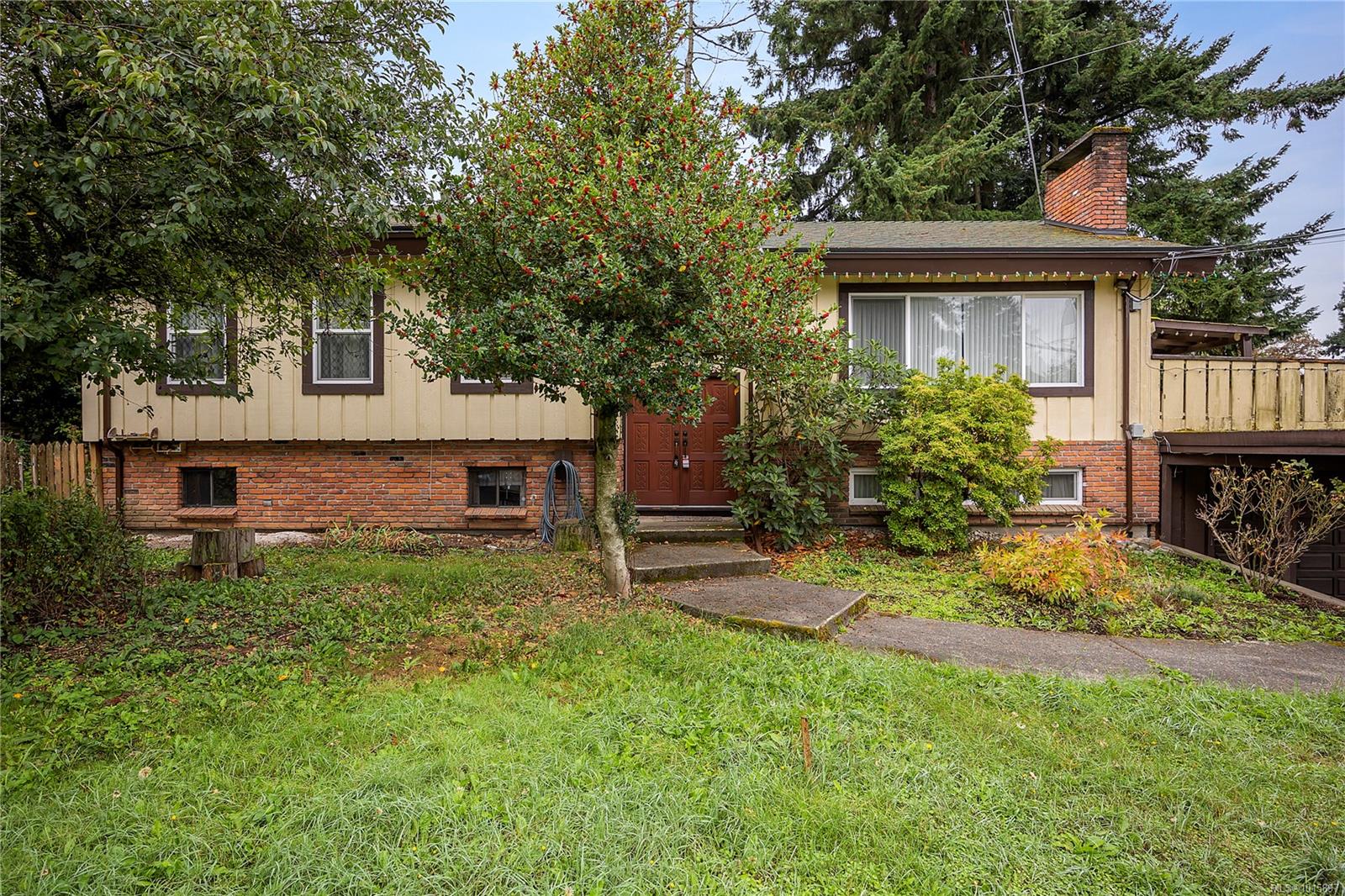 705 Heaslip Pl, Victoria, BC V9B 4W2