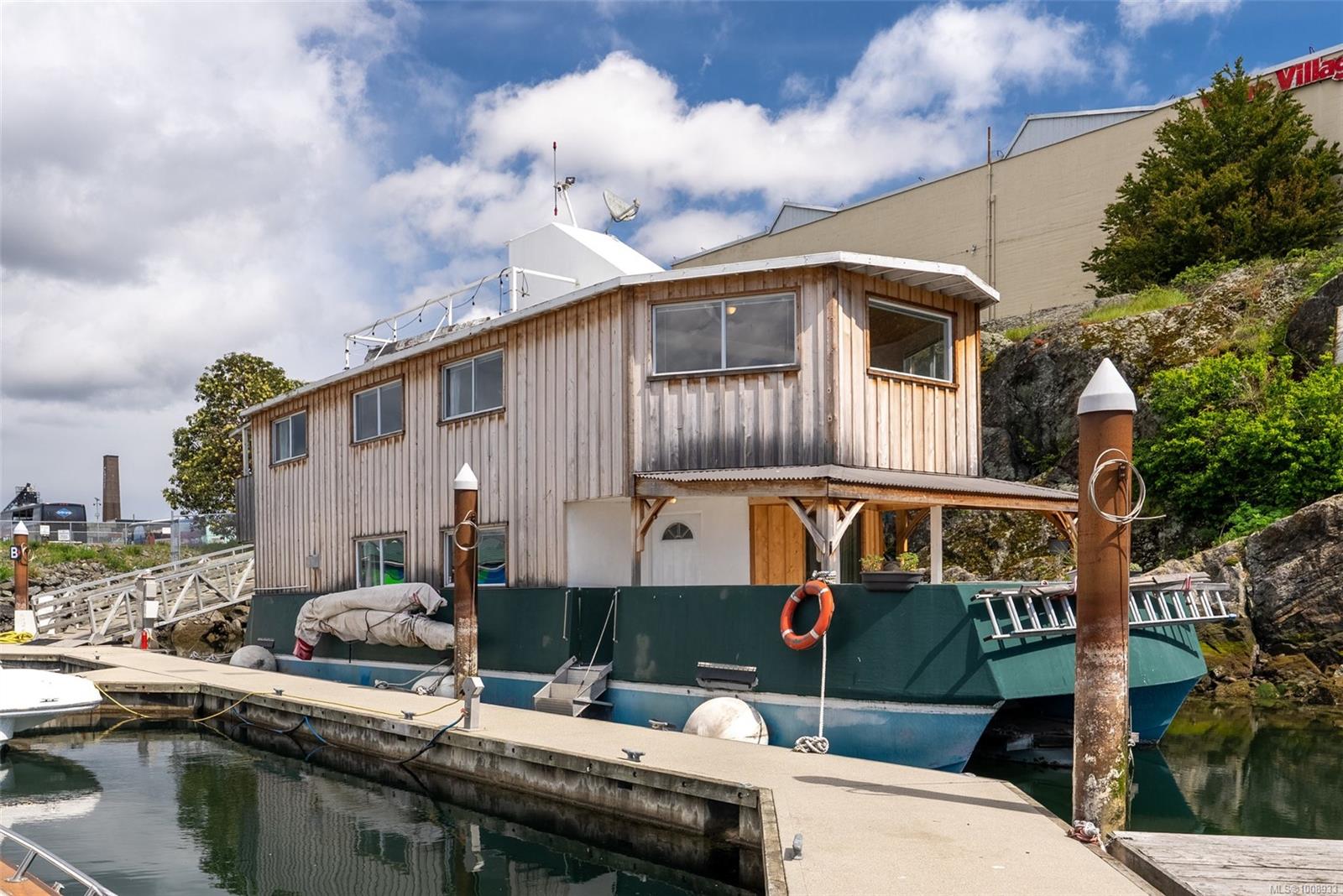 1810 Store St Apt 14 #b, Victoria, BC V8T 4R4