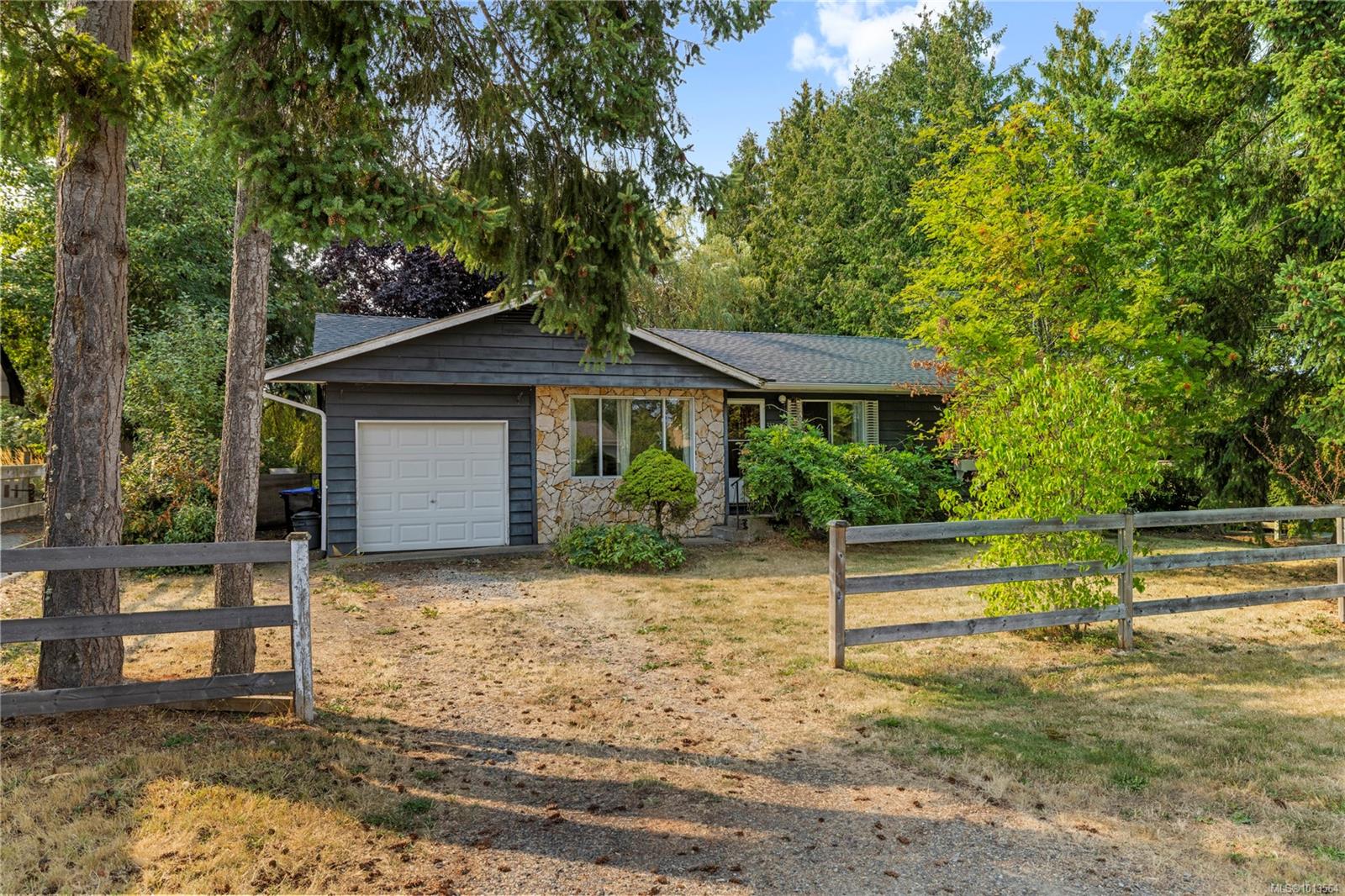 253 Mckinnon St, Parksville, BC V9P 1J1
