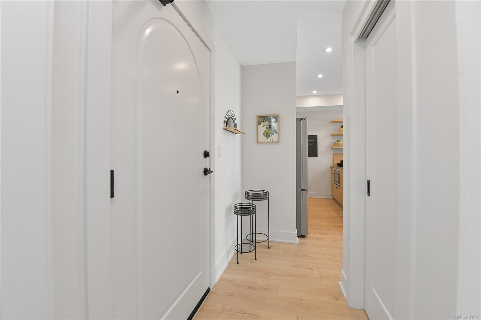 1114 Samar Cres Apt 309, Langford, BC V9B 7C5