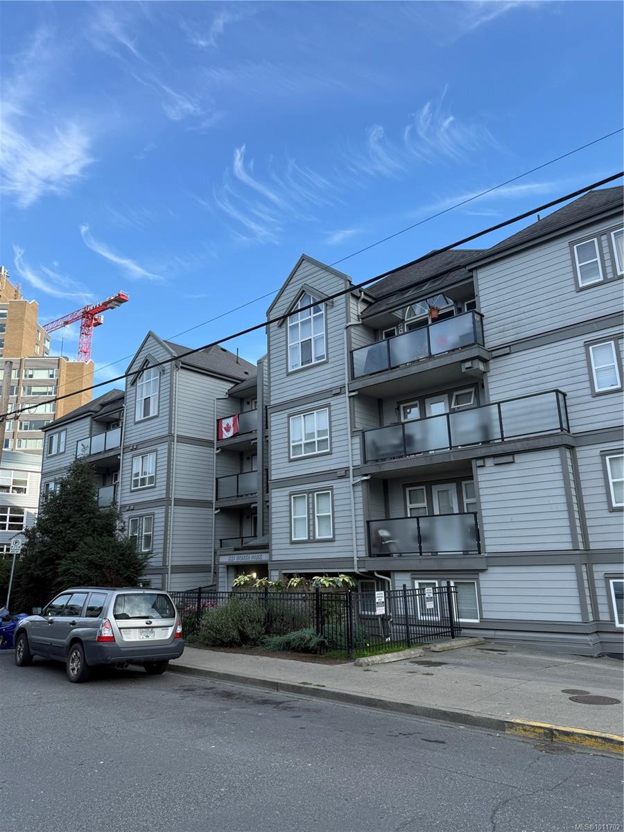 827 N Park St Apt 217, Victoria, BC V8W 3Y3