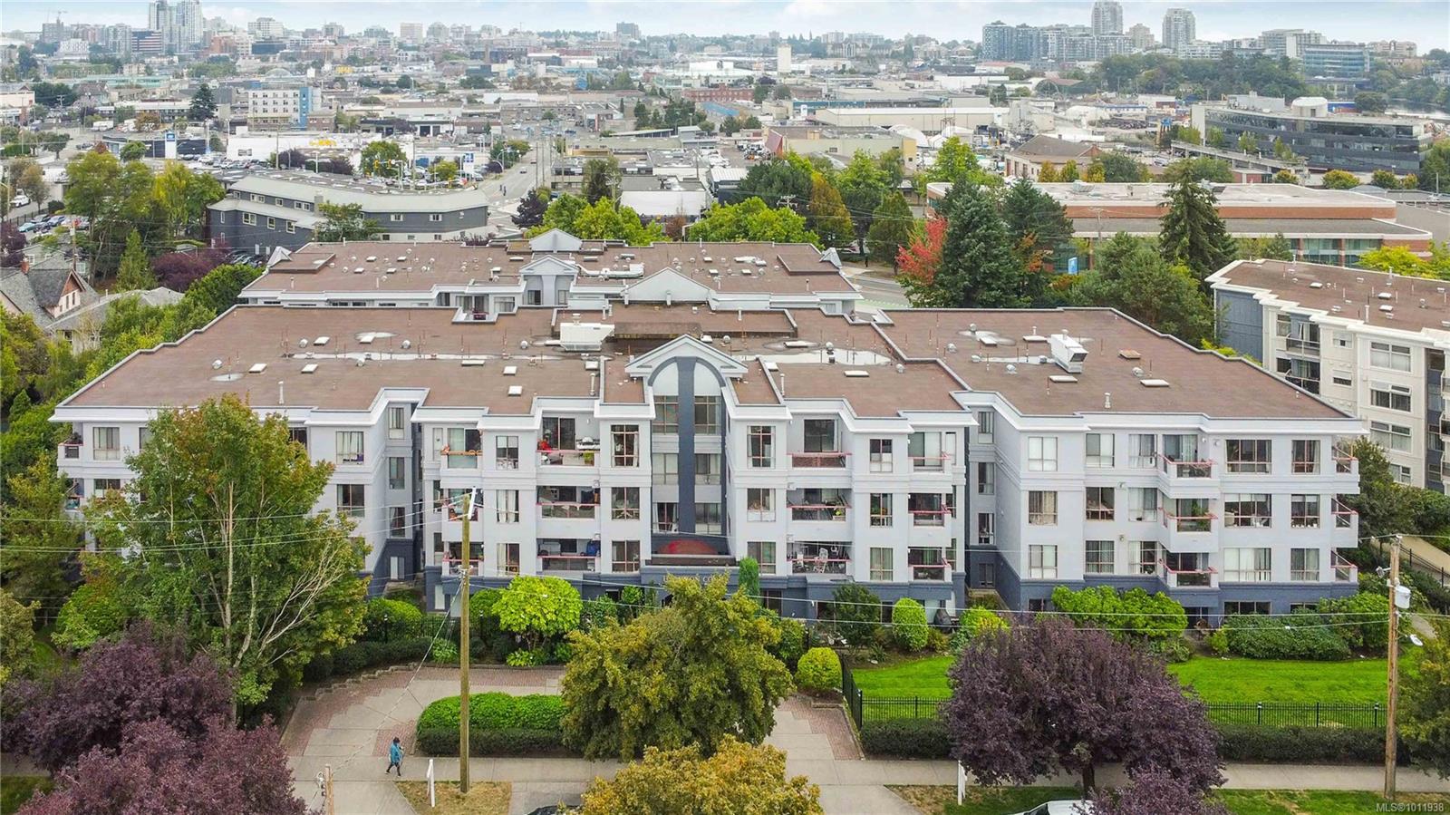 545 Manchester Rd Apt 404, Victoria, BC V8T 5H6