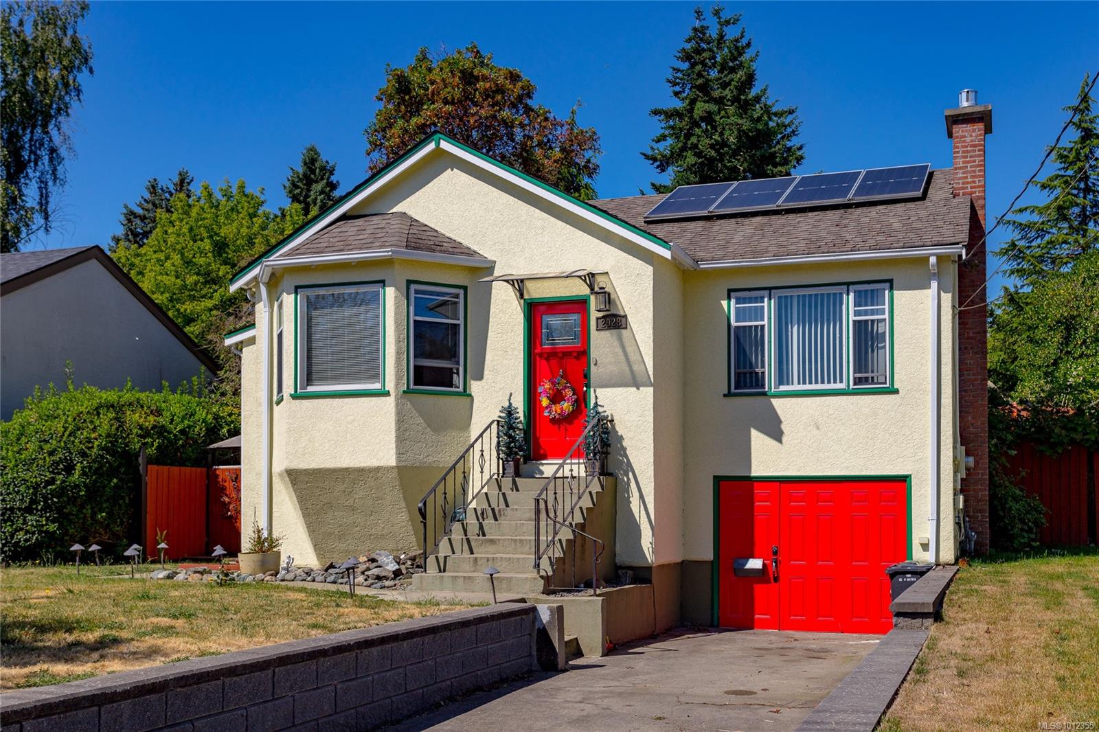 2928 Quadra St, Victoria, BC V8T 4G1