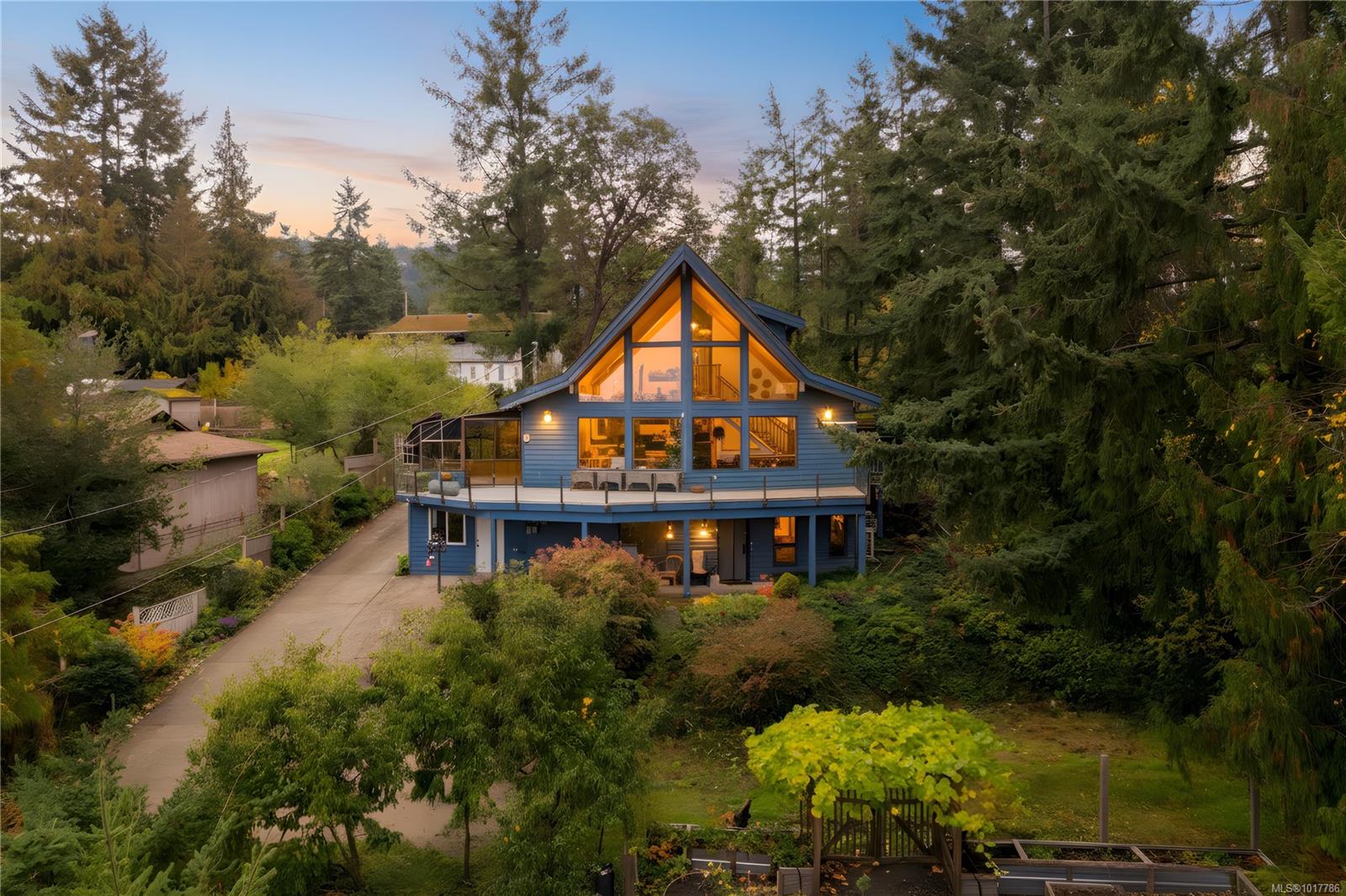 6869 Philip Rd, Lantzville, BC V0R 2H0