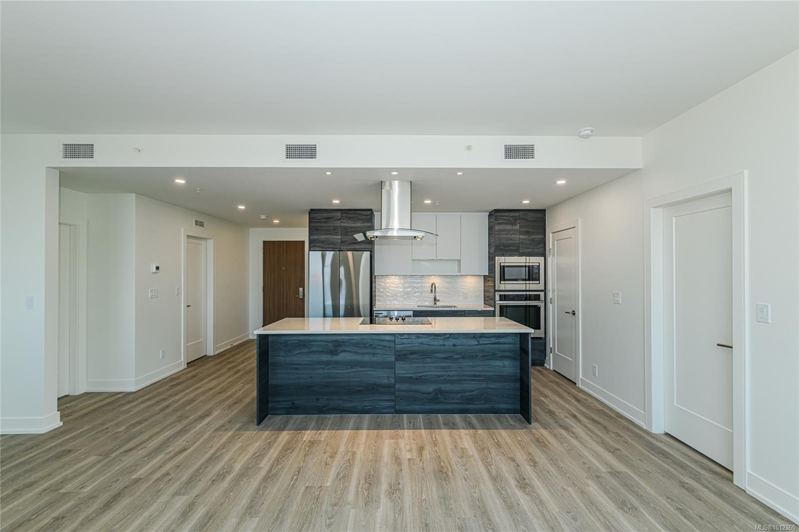 1628 Store St Apt 905, Victoria, BC V8W 0H1